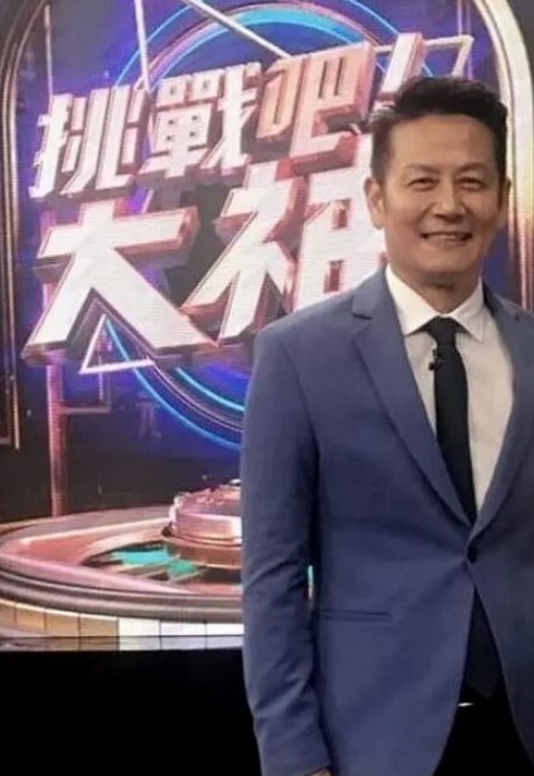 新片速遞舞蹈女神来袭极品美腿黑丝随着音乐摆弄美臀特写肥穴扎起双马尾看着更是诱人 - 激流涌入